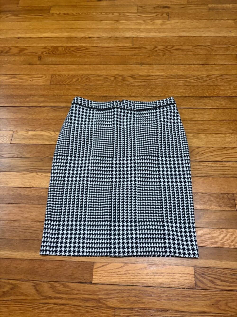Talbots Womens Skirt Size 8 Black White Houndstooth Plaid Stretch Cotton Career